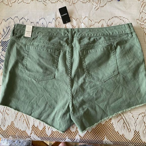 Torrid • Vintage Stretch Agave Green Mid Rise Denim Shorts - Picture 6 of 10
